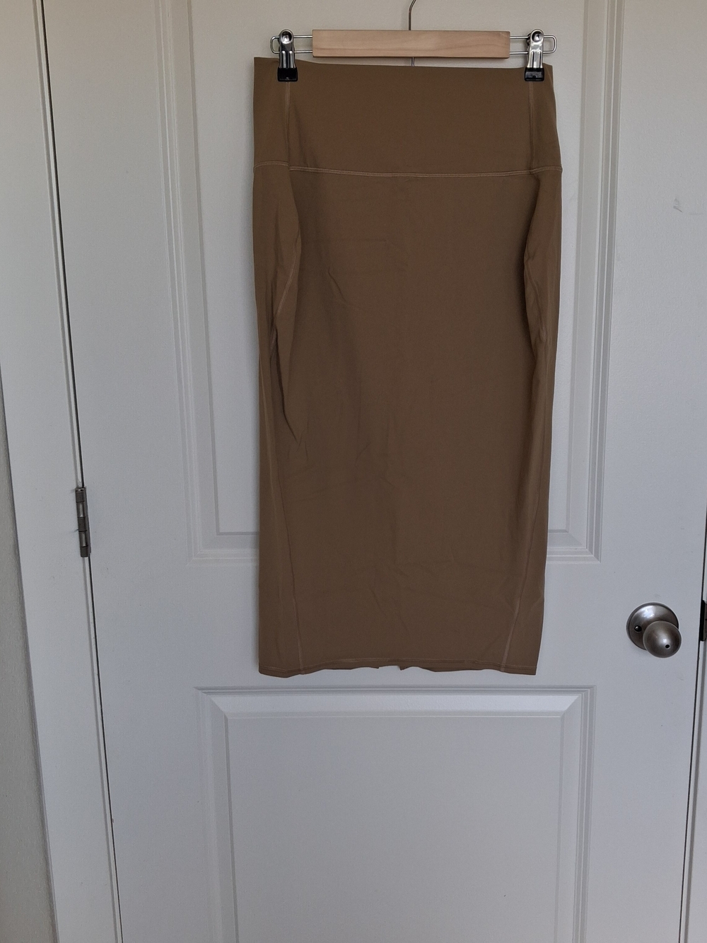 Lululemon Nulu Slim-Fit High-Rise Midi SkirtSize: 10